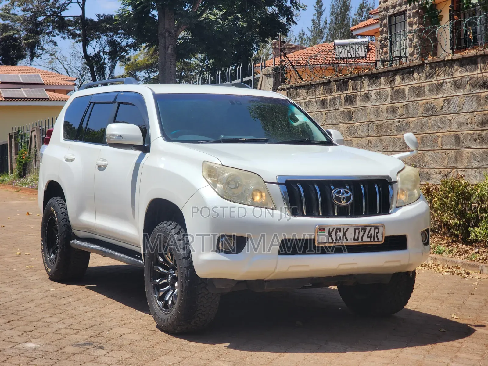 Toyota Land Cruiser Prado 2010 White