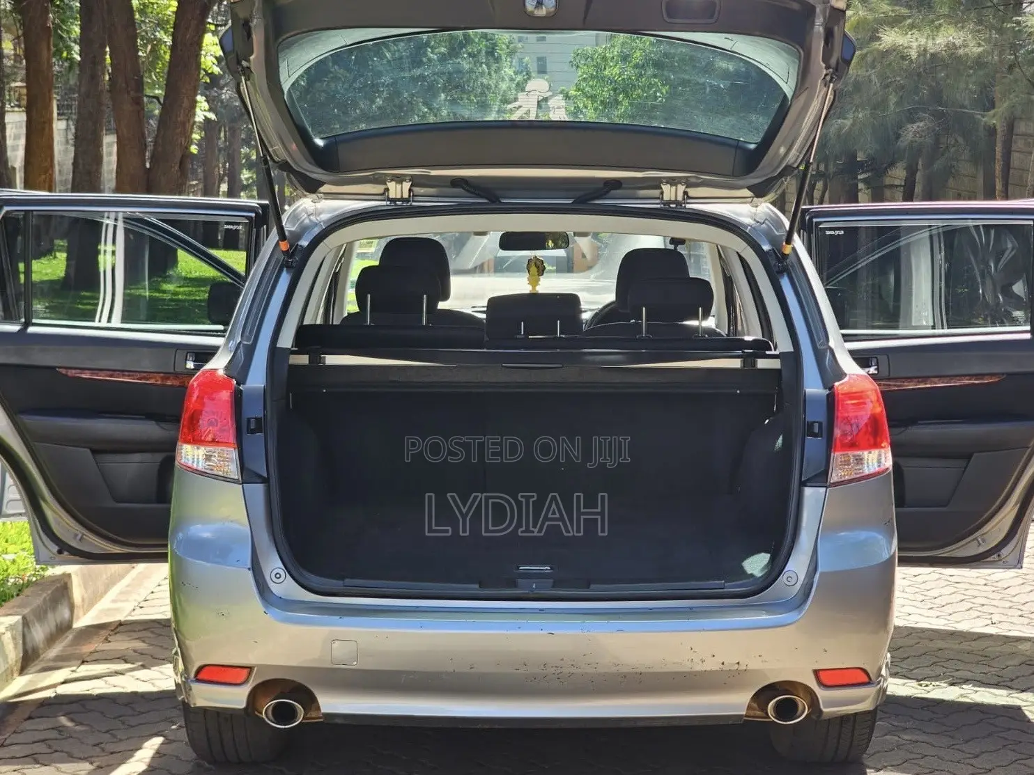 Subaru Legacy 2011 Silver