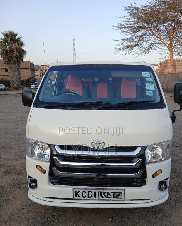 Toyota HiAce 2012 White