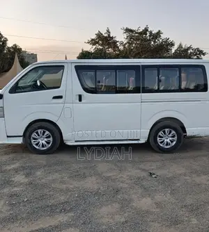Toyota HiAce 2012 White