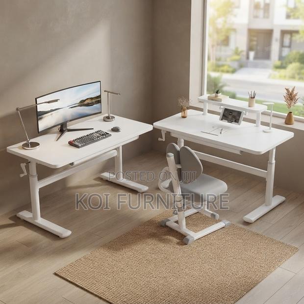 Office Desk; 1200mm Top Height Adjustable Manual White Desk