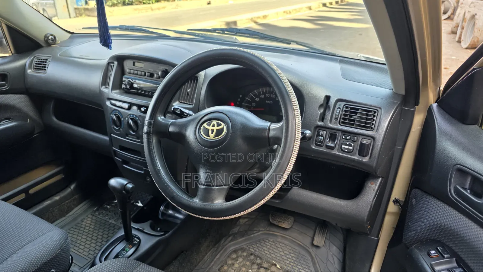 Toyota Succeed 2010 Gold