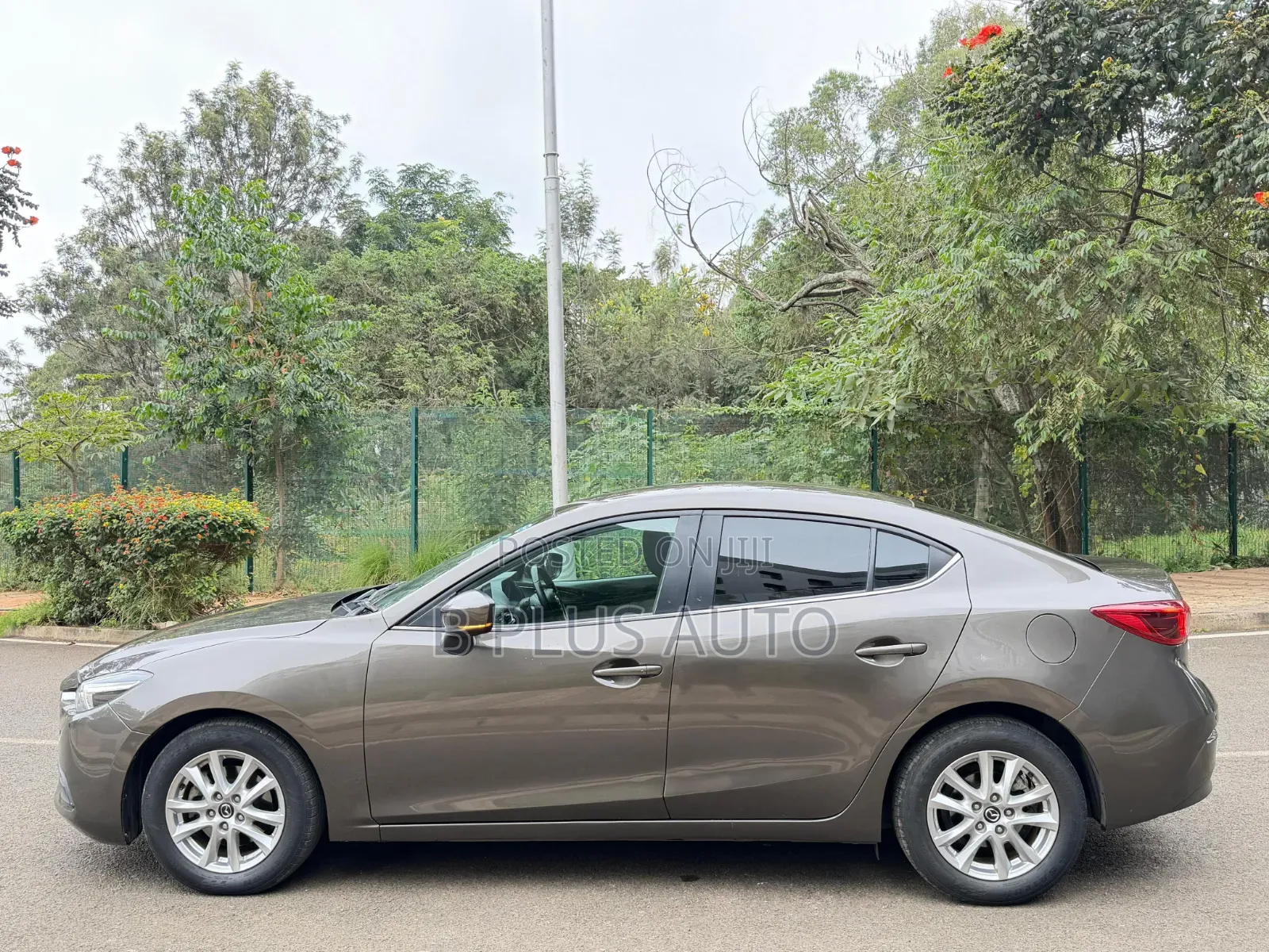 Mazda Axela 2018 Gray