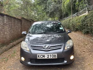 Toyota Auris 2010 Silver