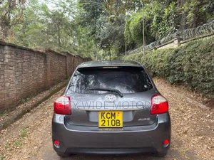 Toyota Auris 2010 Silver