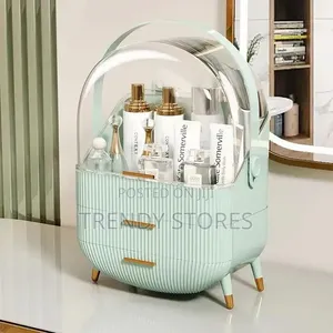Oval Cosmetic Display