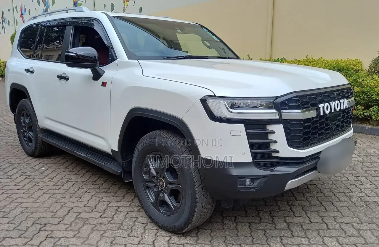 Toyota Land Cruiser 2021 White