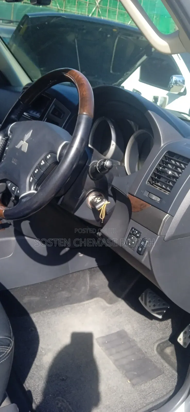 Mitsubishi Pajero 2019 White