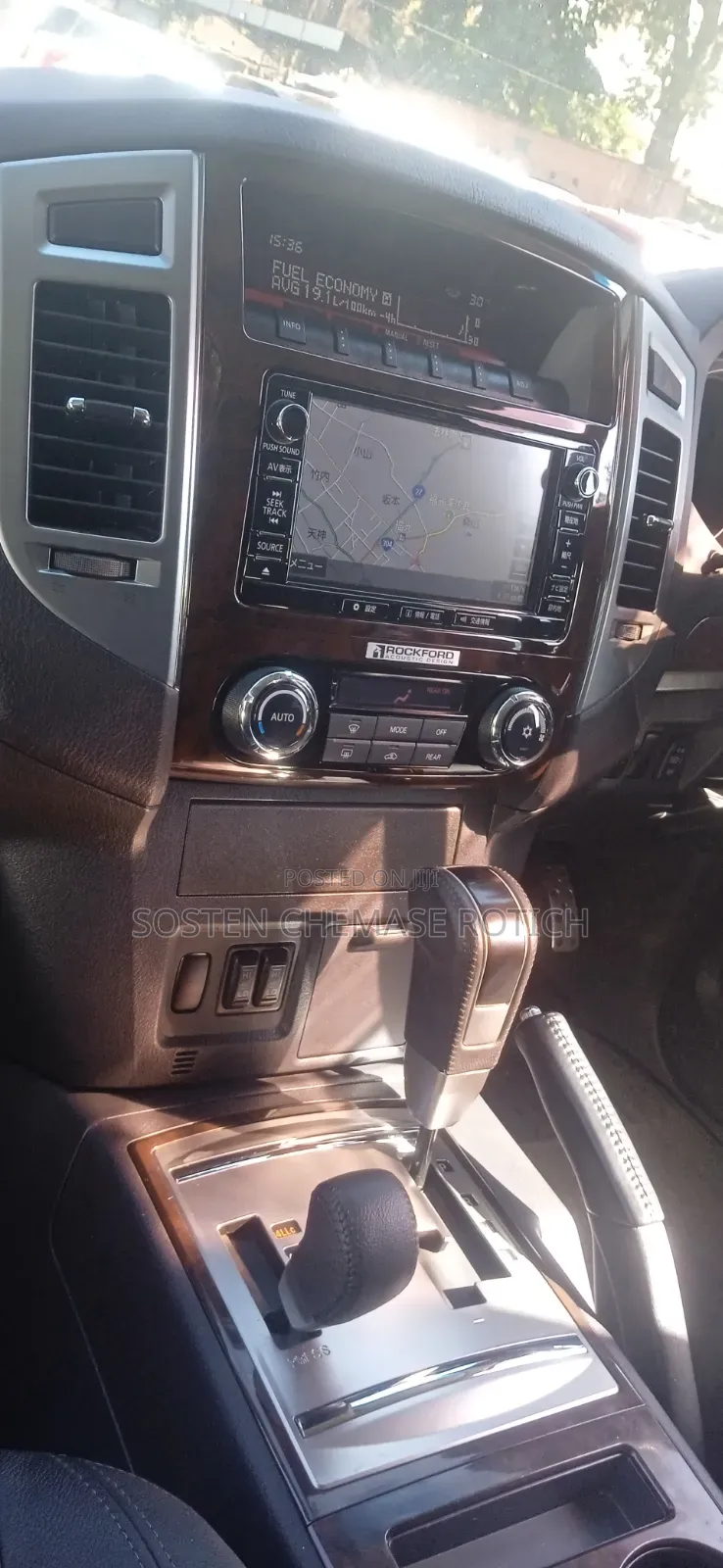 Mitsubishi Pajero 2019 White