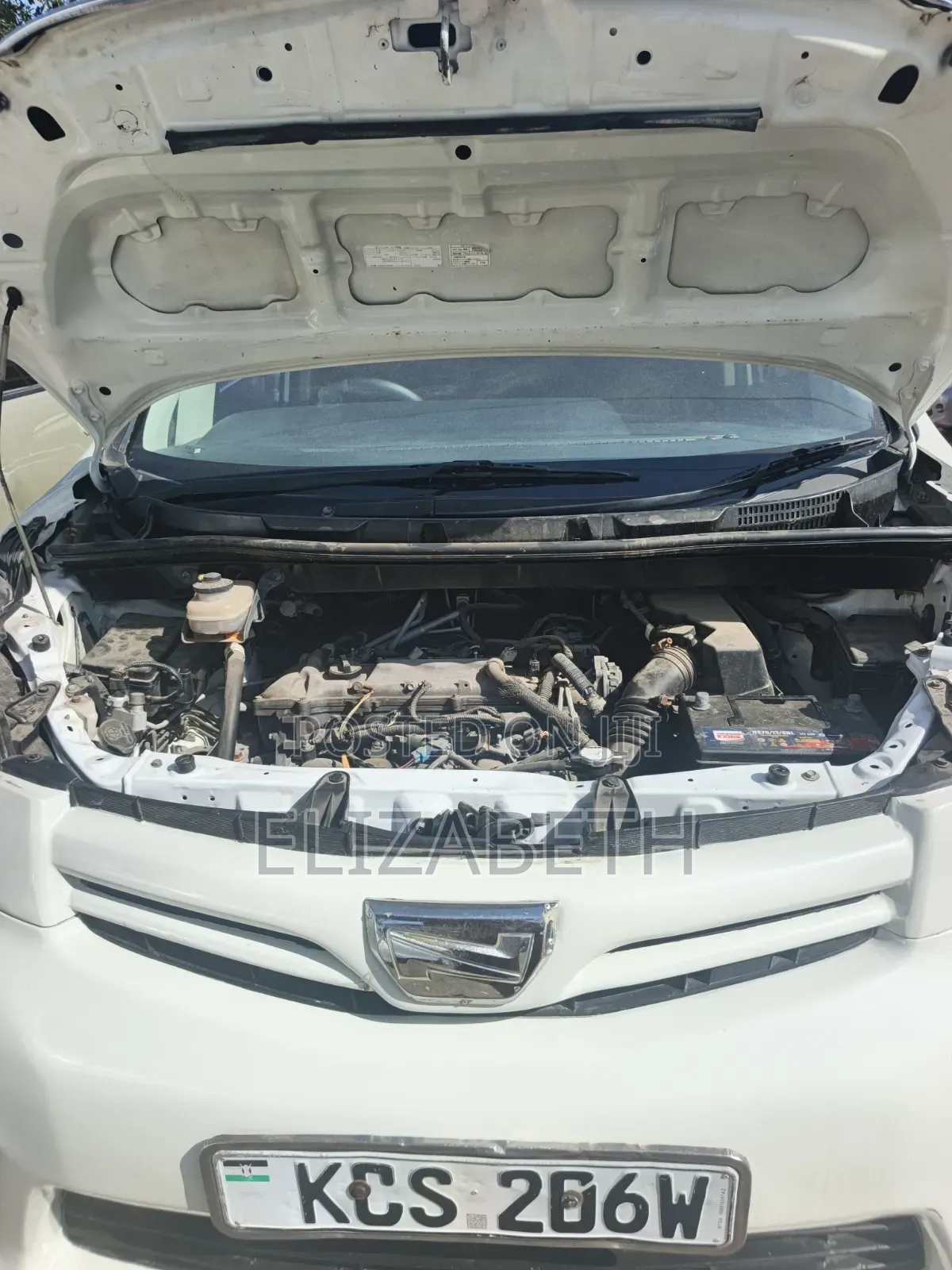 Toyota Noah 2011 White