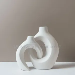 Ceramic White Interlocking Vase – Elegant Modern Home Decor