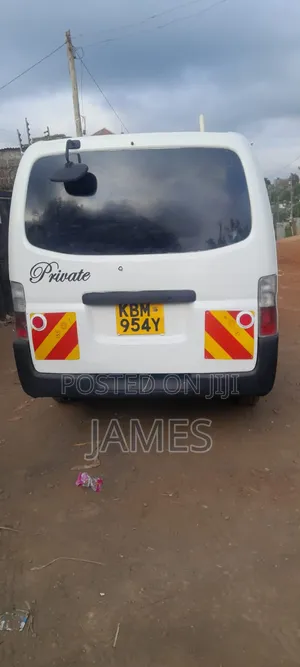 Nissan Caravan (Urvan) 2005 White