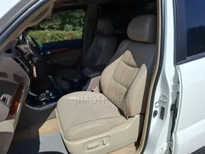 Toyota Land Cruiser Prado 2007 White