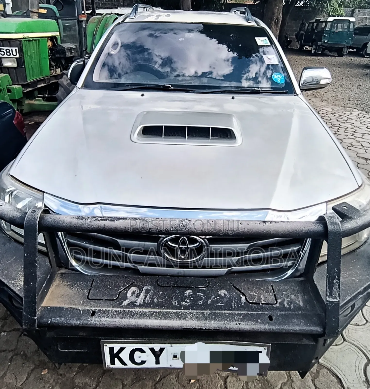 Toyota Hilux 2013 Gray