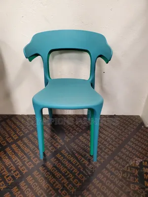 Vogue Molded Accent Chair