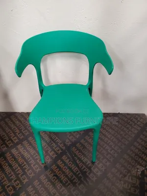 Vogue Molded Accent Chair