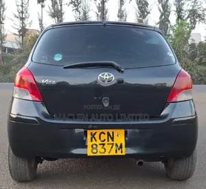 Toyota Vitz 2010 Black