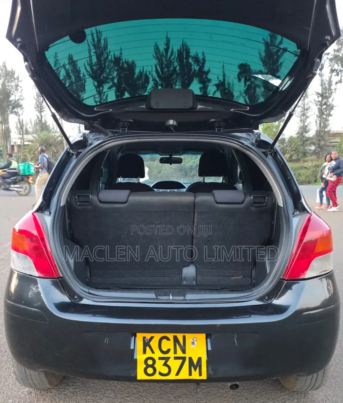Toyota Vitz 2010 Black