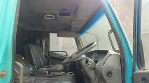 Mitsubishi Fuso 2010 Blue