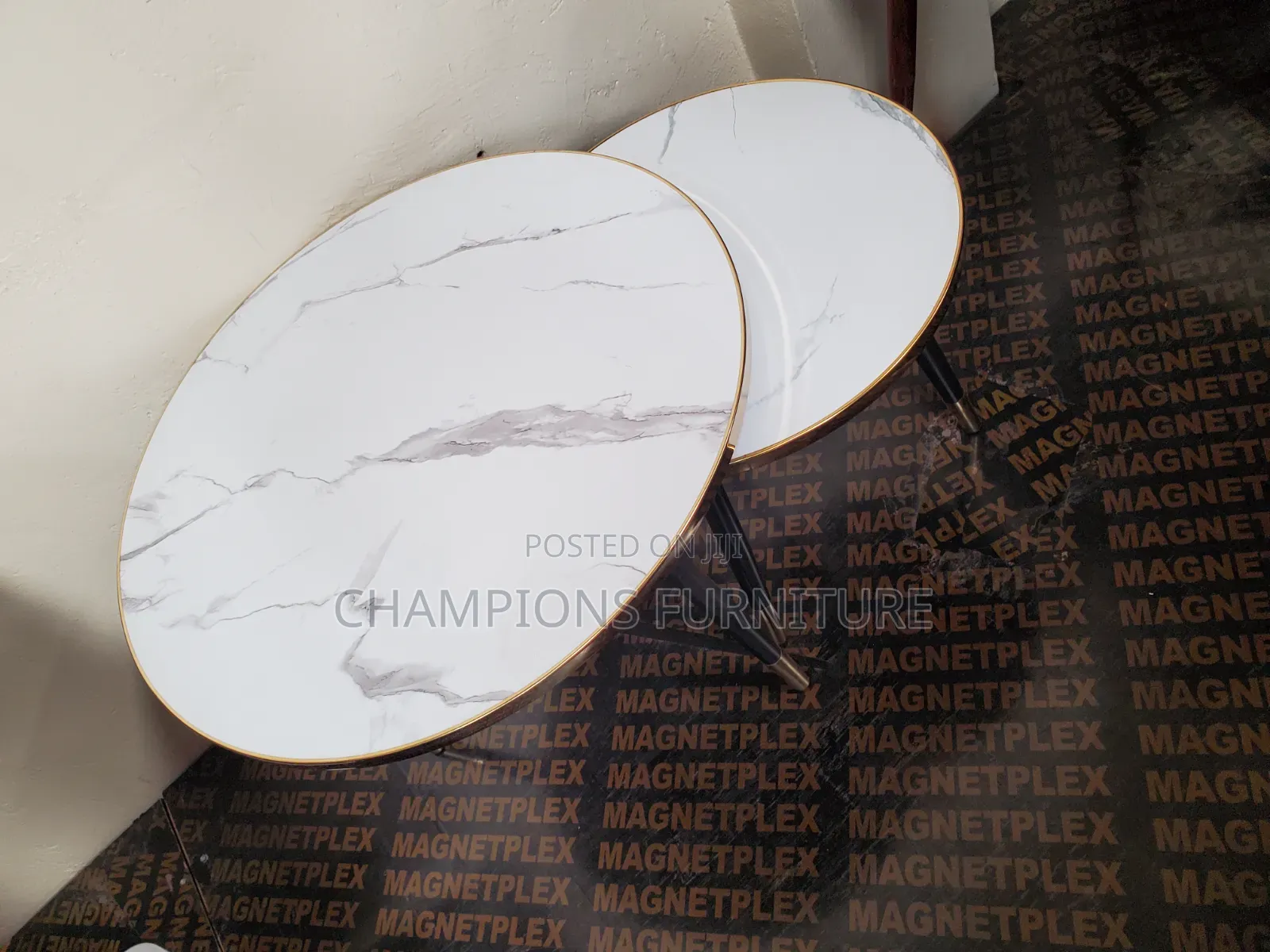 Round Nesting Coffee Table Set