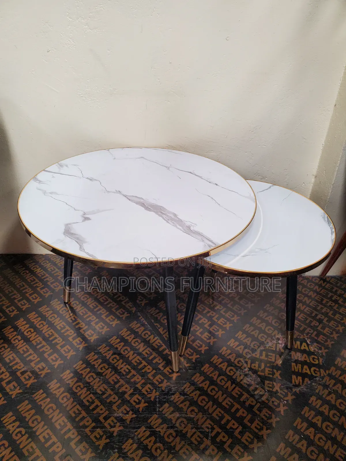 Round Nesting Coffee Table Set
