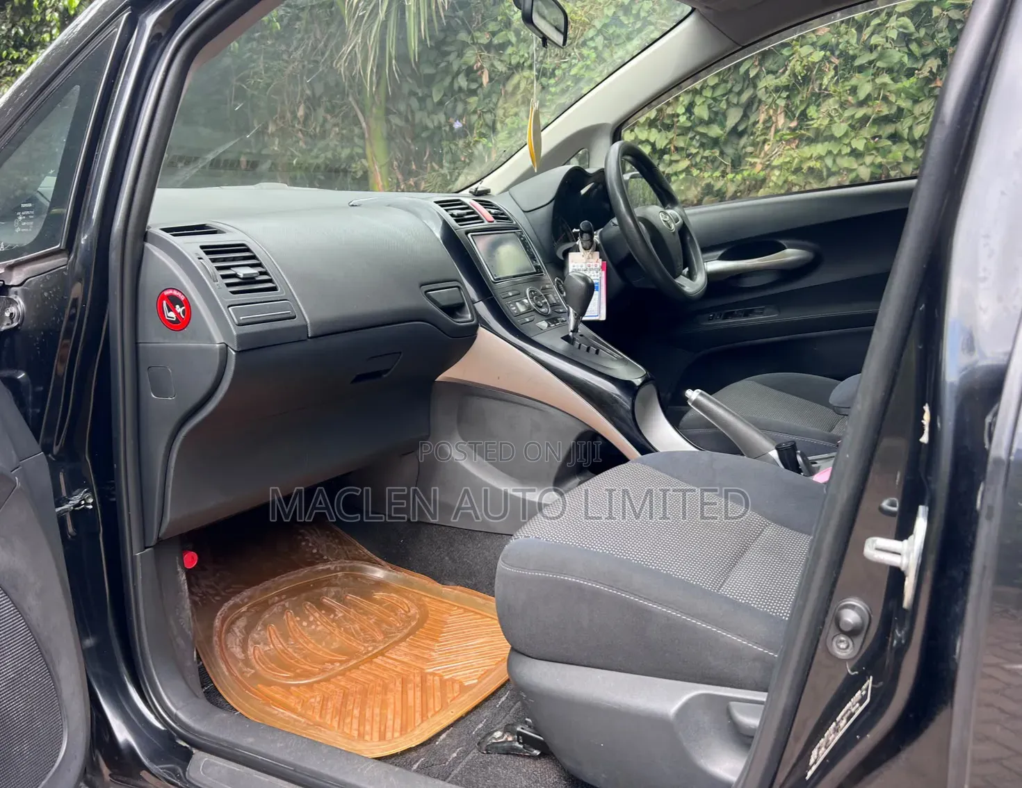 Toyota Auris 2010 Gray