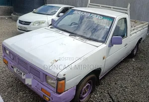 Nissan Pick-Up 2003 White