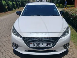 Mazda Axela SV Premium 2014 Pearl