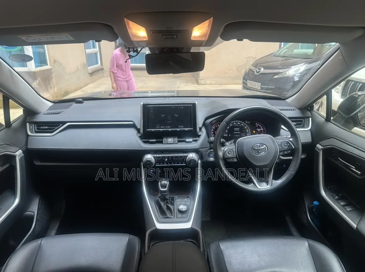 Toyota RAV4 LE AWD 2019 Black