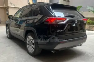 Toyota RAV4 LE AWD 2019 Black