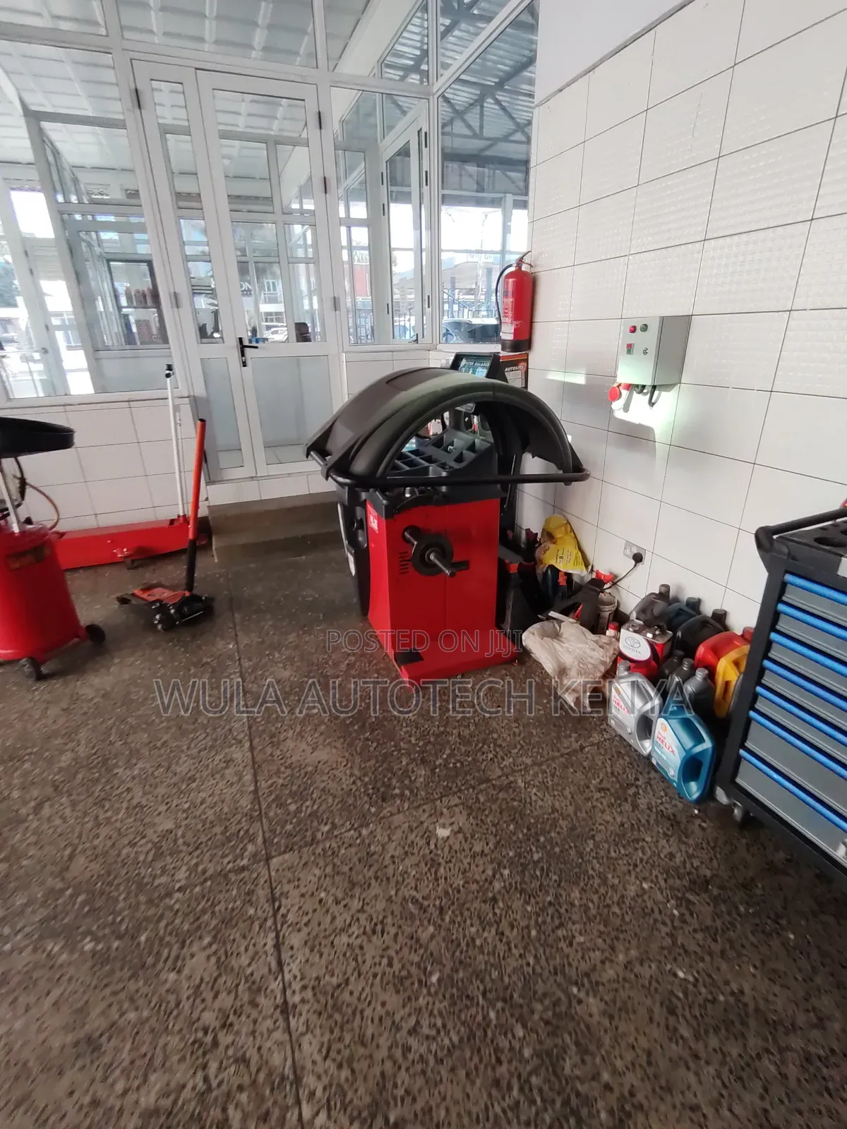 Digital Control Panel Heavy Duty Wheel Balancer S828 Machine Sunshine