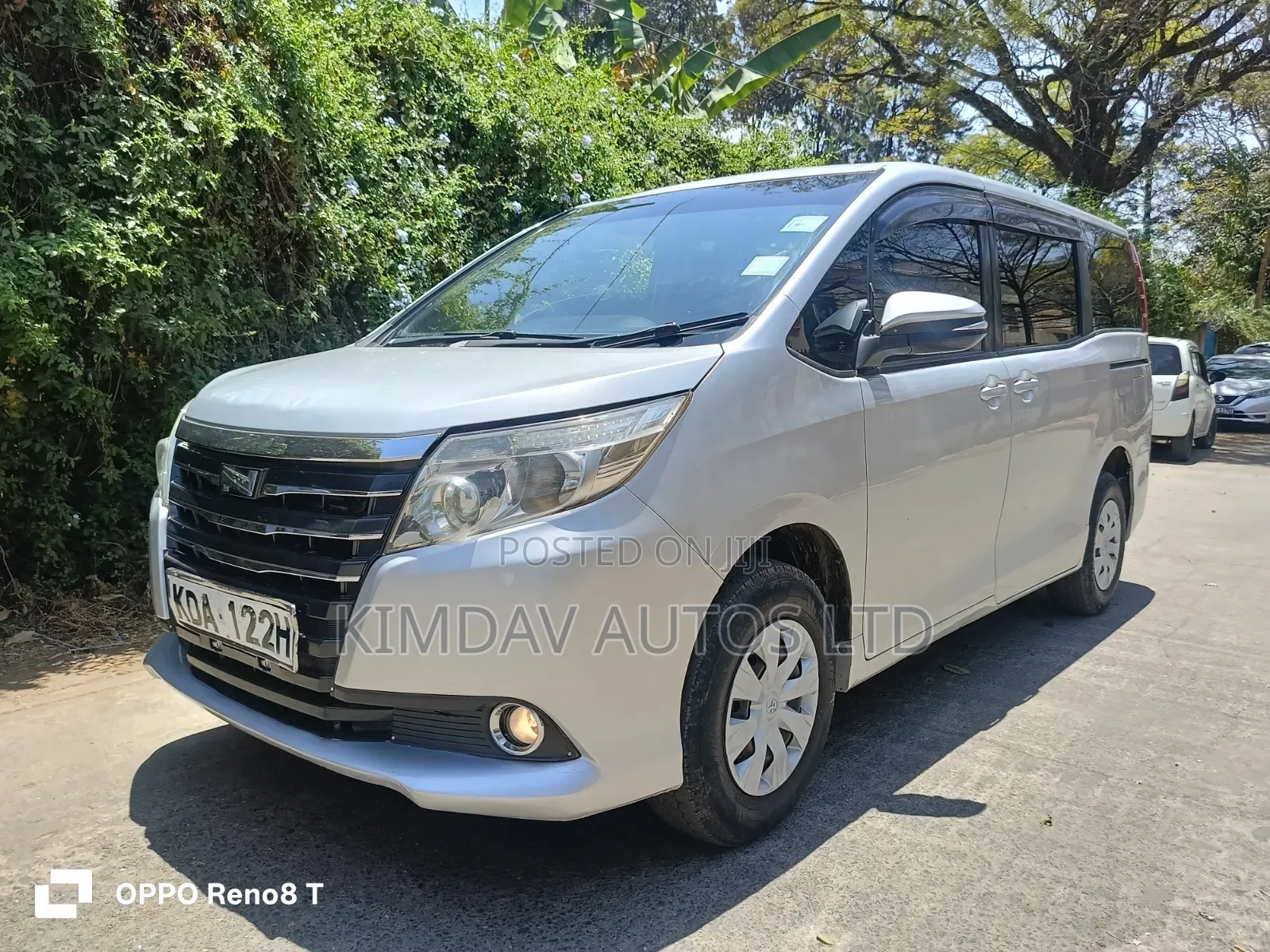 Toyota Noah 2014 Silver