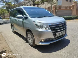 Toyota Noah 2014 Silver