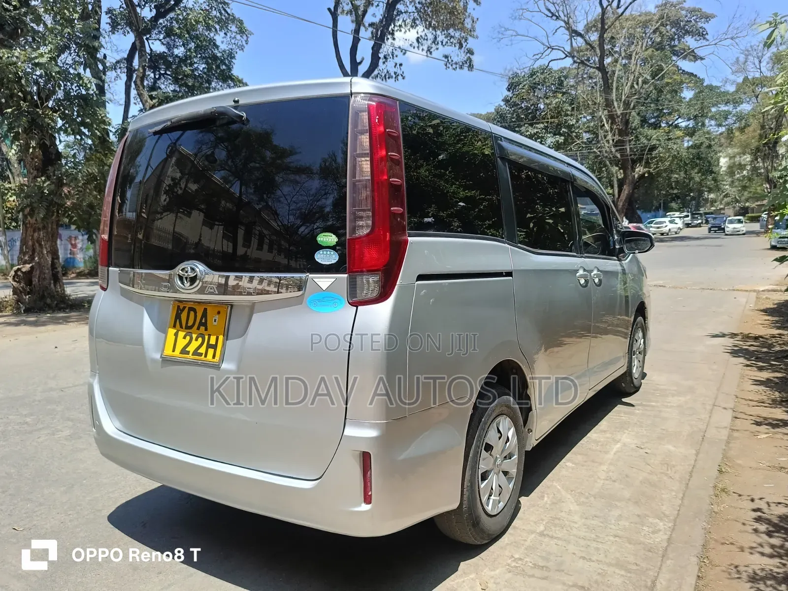 Toyota Noah 2014 Silver