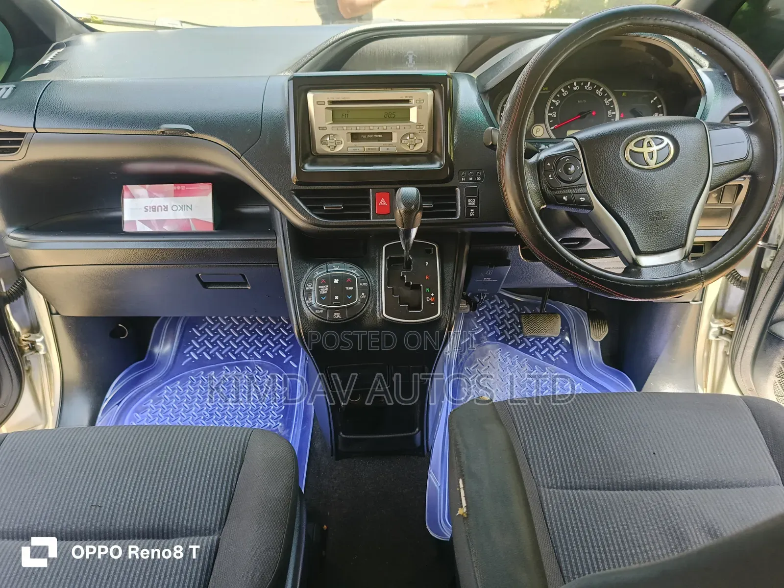 Toyota Noah 2014 Silver