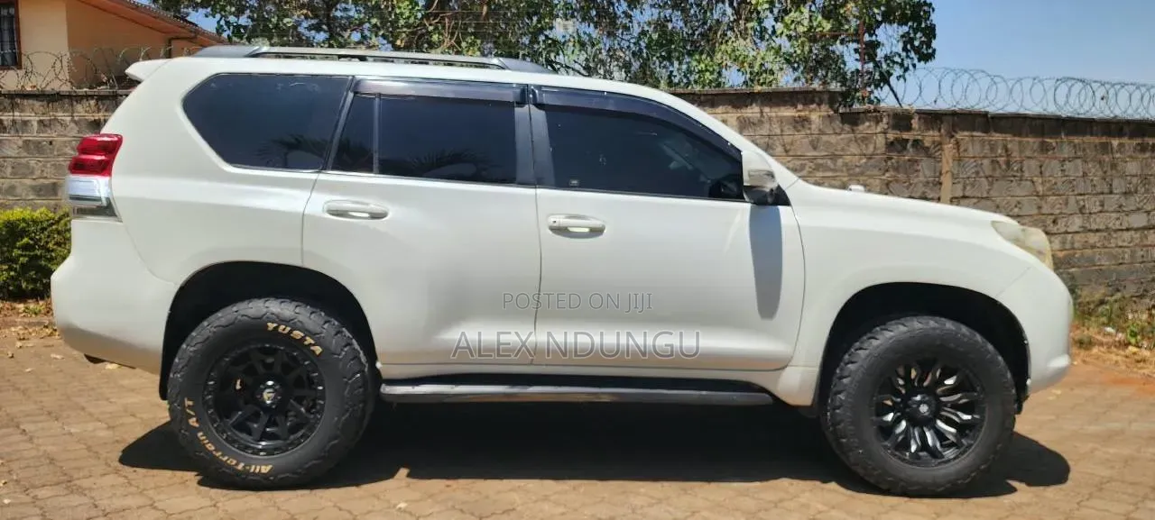 Toyota Land Cruiser Prado 2009 White