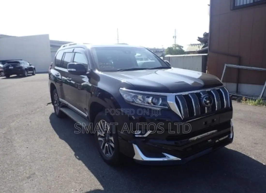 Toyota Land Cruiser Prado 2022 Black