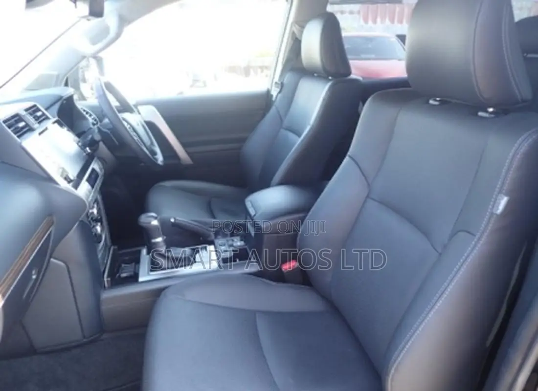 Toyota Land Cruiser Prado 2022 Black