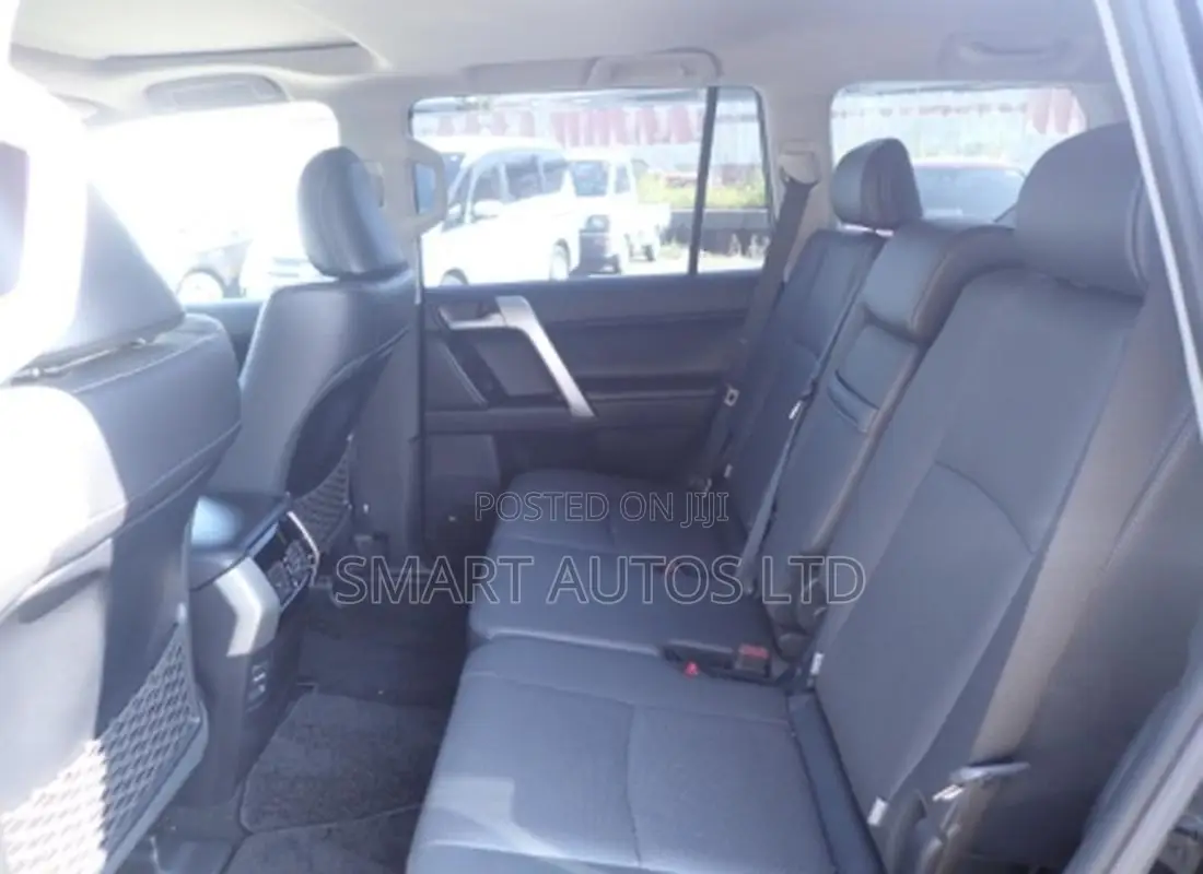 Toyota Land Cruiser Prado 2022 Black