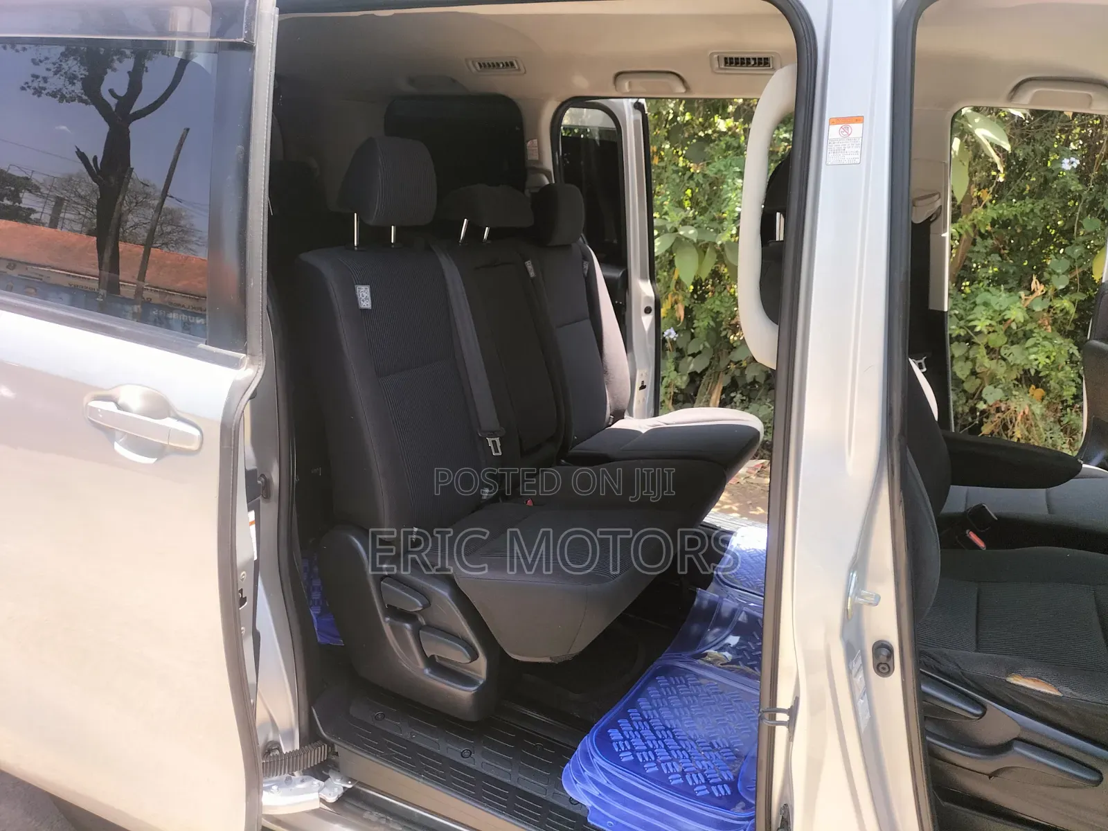 Toyota Noah 2014 Silver