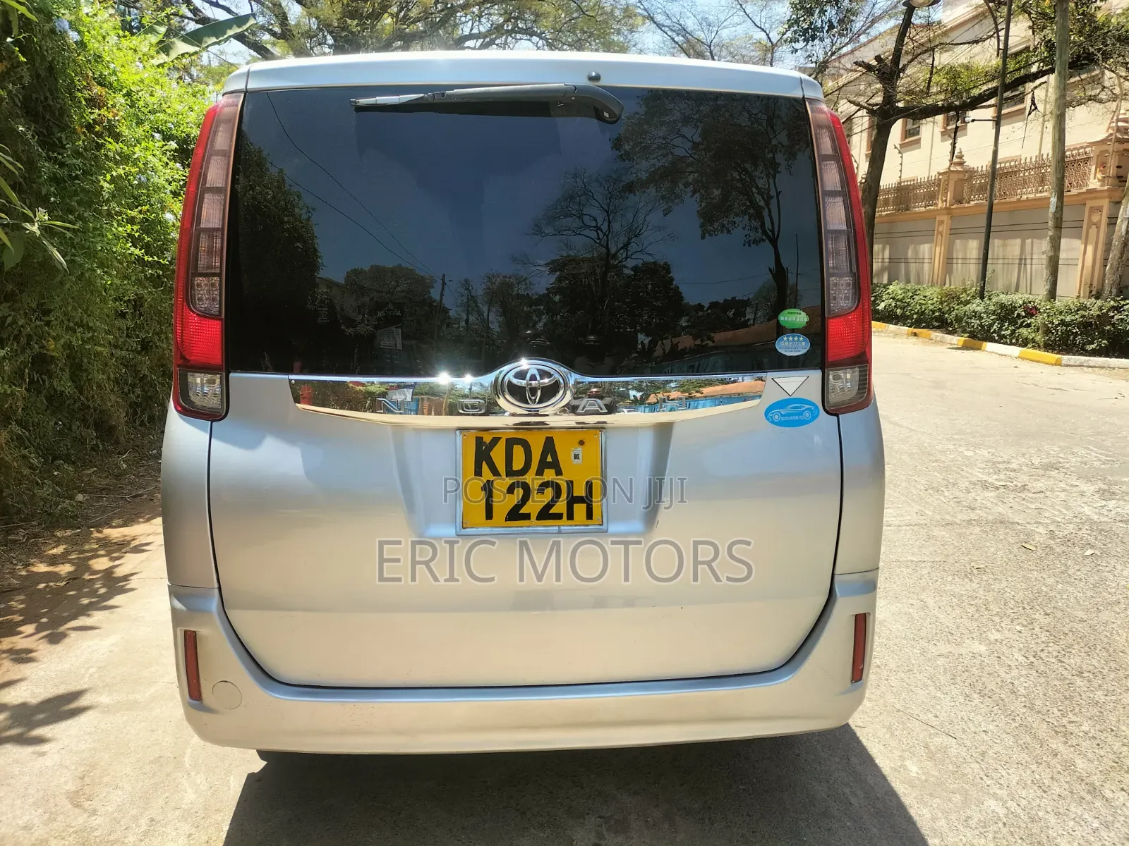 Toyota Noah 2014 Silver