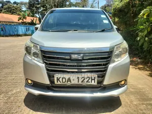 Toyota Noah 2014 Silver