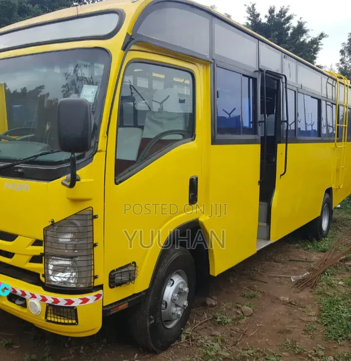 Isuzu NQR 2023 Yellow