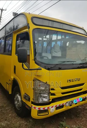 Isuzu NQR 2023 Yellow