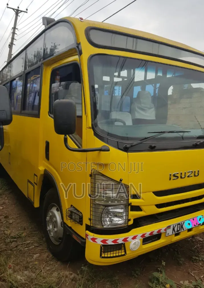 Isuzu NQR 2023 Yellow