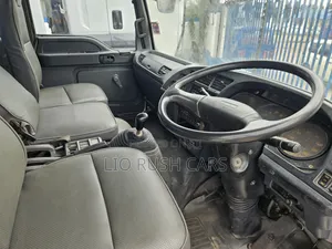 Isuzu FRR 2015 Blue