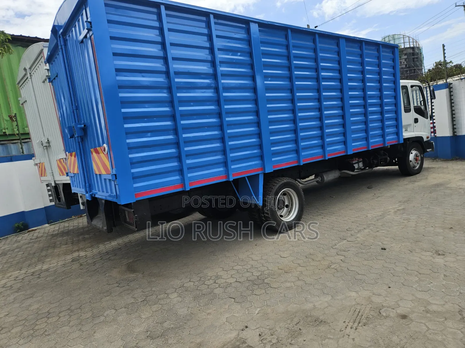 Isuzu FRR 2015 Blue
