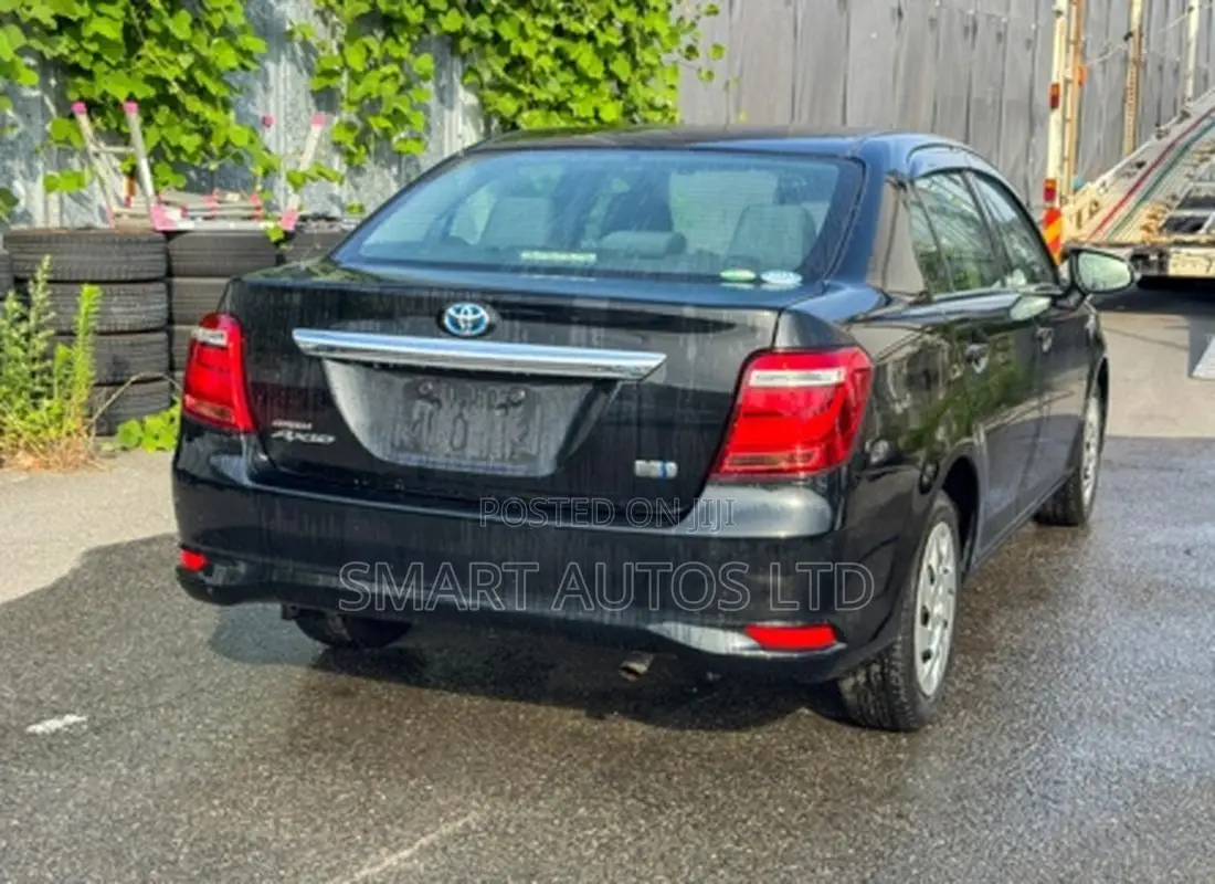 Toyota Axio 1.5 Hybrid 2WD 2020 Black