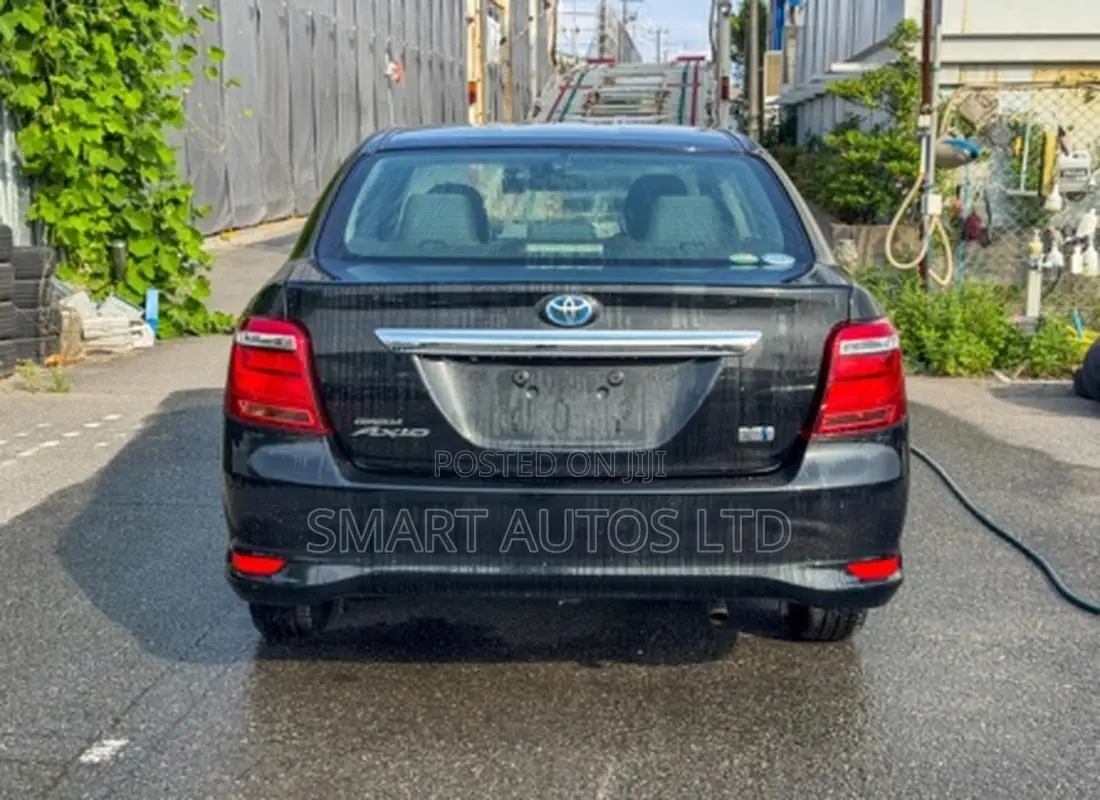 Toyota Axio 1.5 Hybrid 2WD 2020 Black