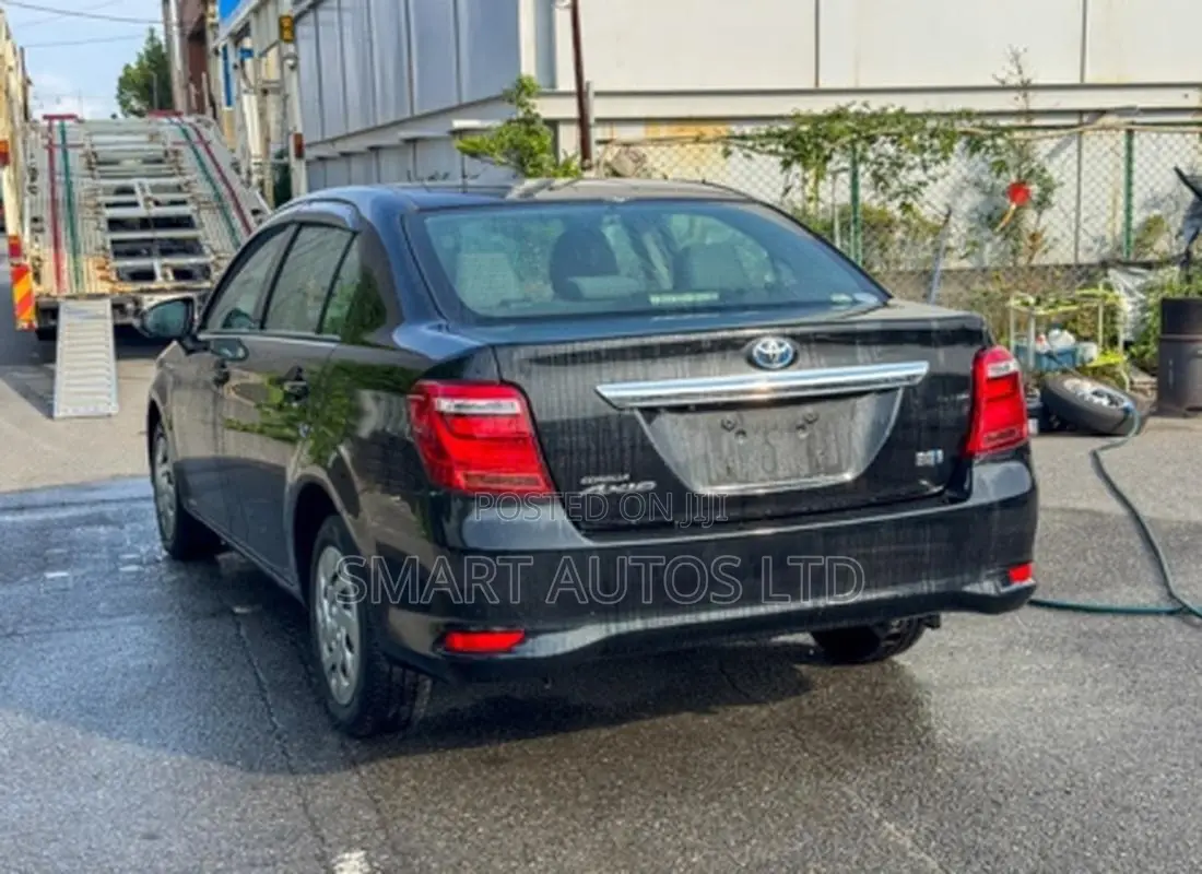 Toyota Axio 1.5 Hybrid 2WD 2020 Black